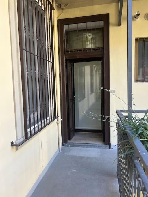 Bayres Blue Apartment Milan Bagian luar foto